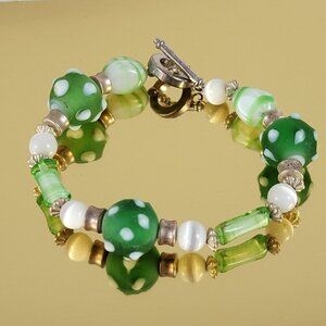 Vtg.  Green Polka Dot Glass And White Cat's Eye Beaded Bracelet Silver-Tone 8.5"